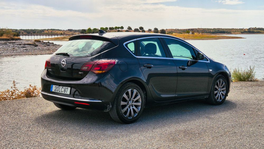 Opel Astra J 1.7 CDTI Cosmo 125cv 2010 — fotografia 4