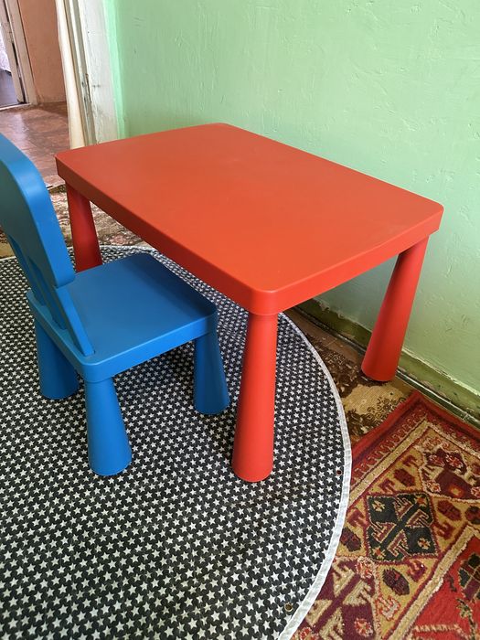 Стіл та стілець IKEA