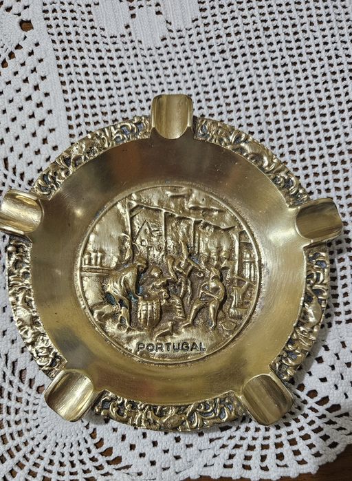 Cinzeiro em bronze antigo