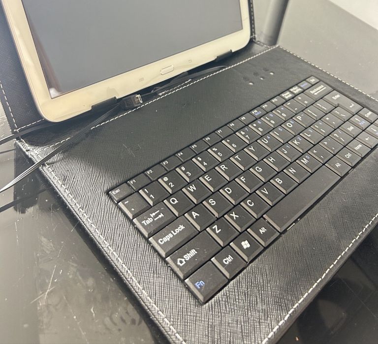 Samsung  etui z klawiatuta