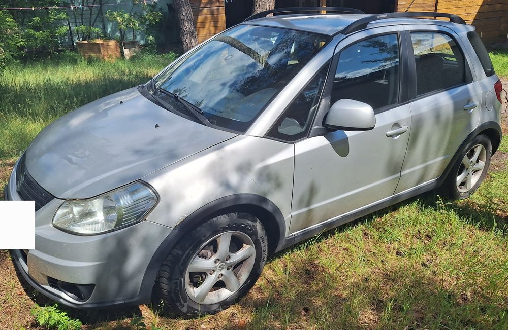 Suzuki SX4 srebrny