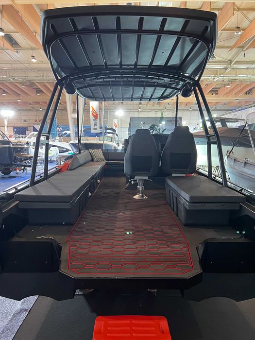 Catamaran KORKYRA 650 NOVO em HDPE