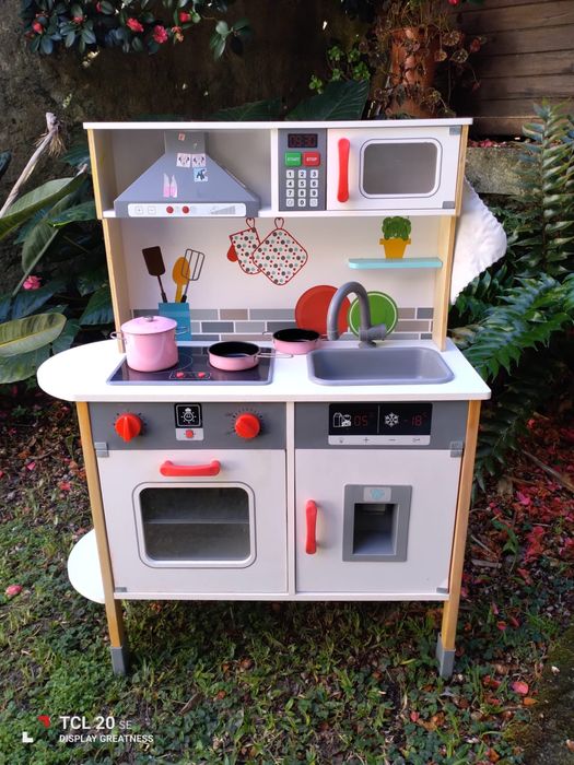 Cozinha de criança de brincar