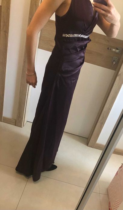 Elegancka, długa, śliwkowa suknia
