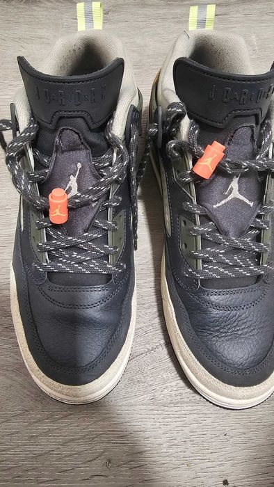 Jordan Spizike Low