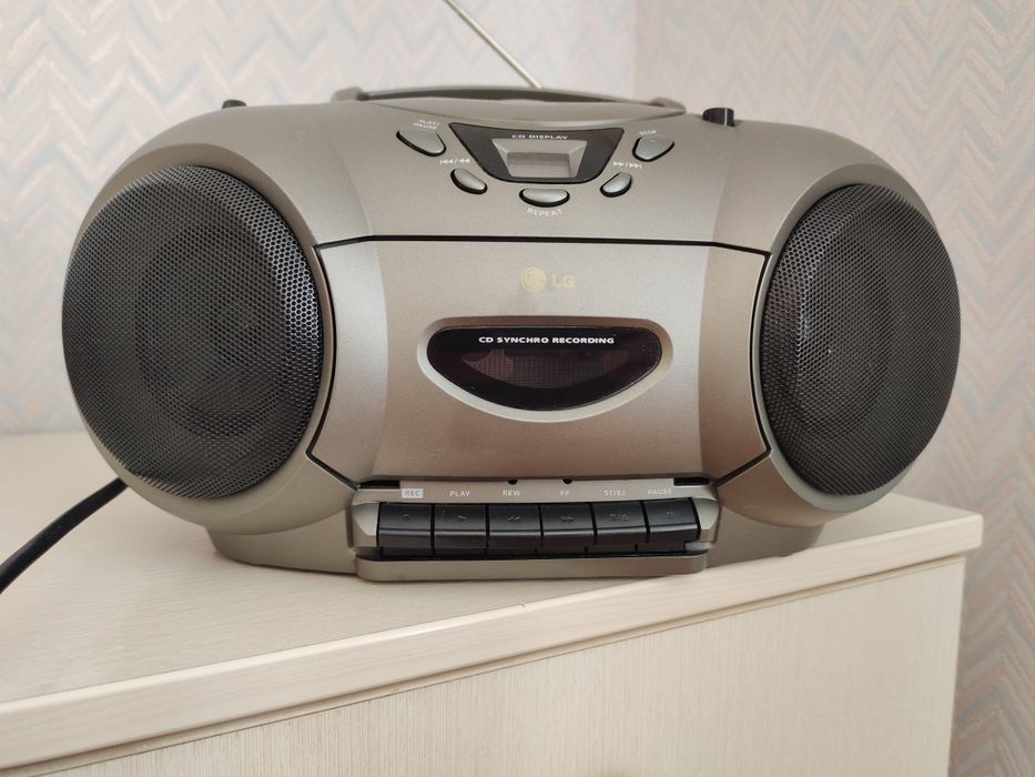 Магнітола LG CD-323AX