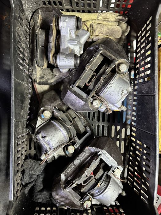 Bombas rodas da frente Renault