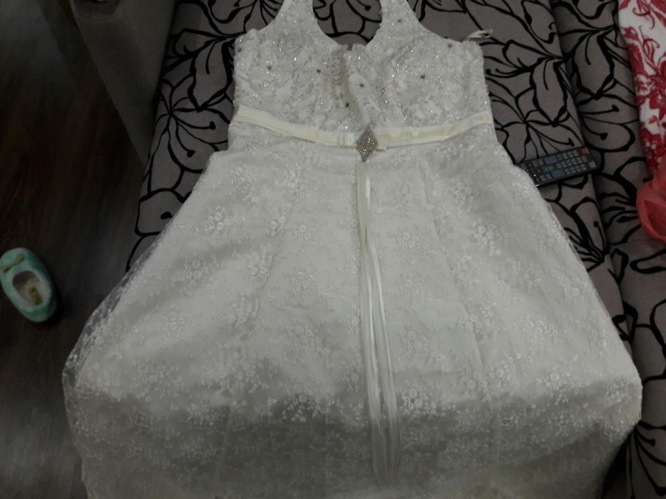 продам шикарне весільне випускне плаття 46-52