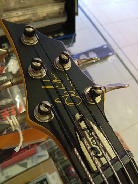 Cort Curbow 5 com Bartolini