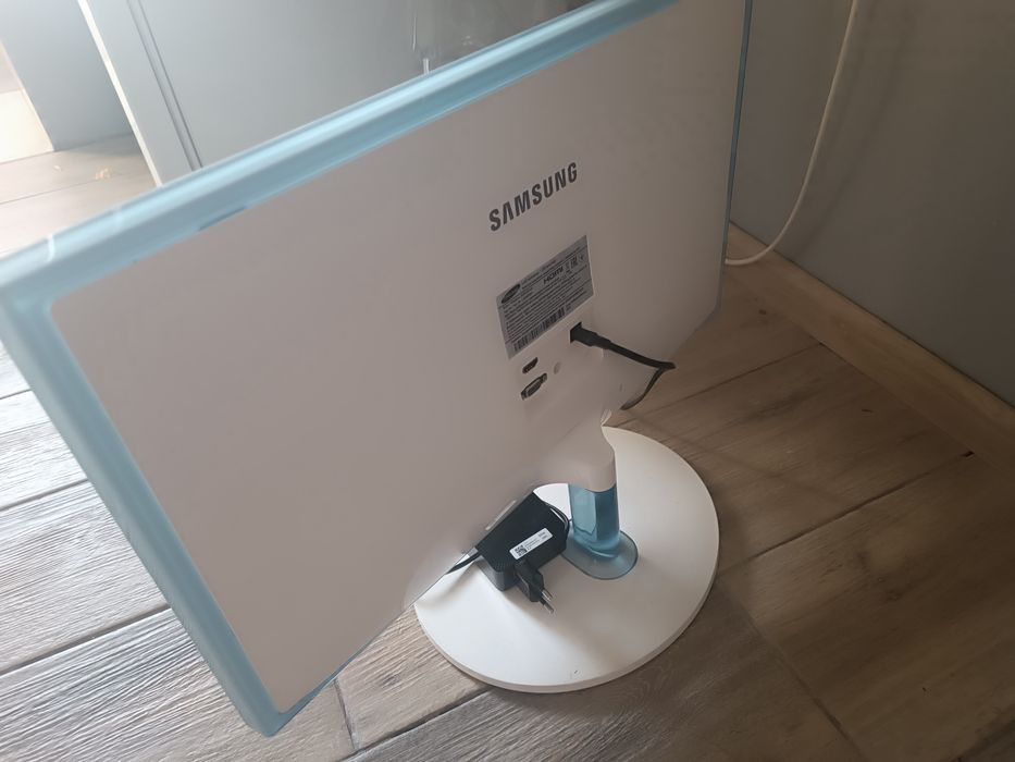 Продам монітор 24 Samsung