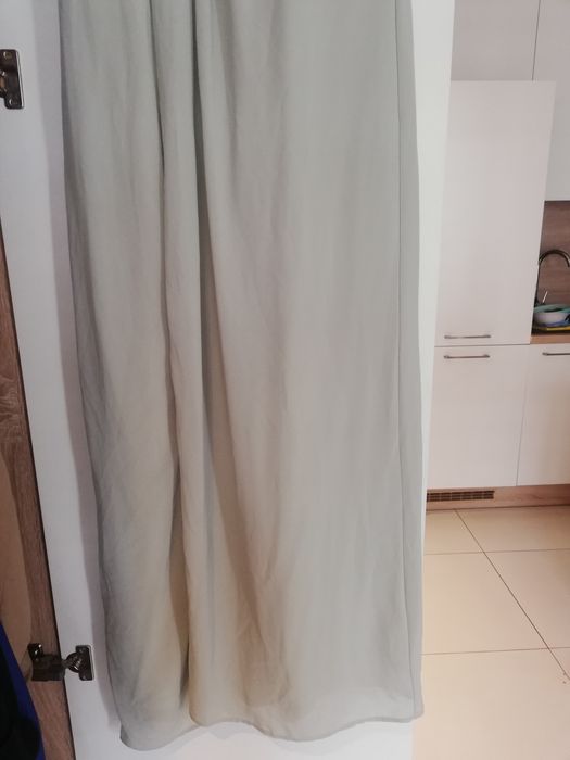 Sukienka szałwiowa długa wizytowa z rozcięciem