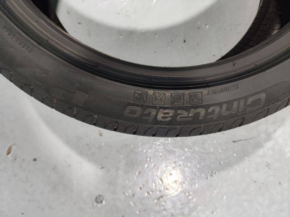 2 pneus semi novos 225-45R18 RFT Pirelli - Oferta dos Portes