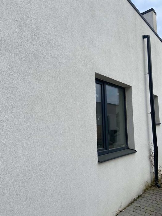 Продаж приміщення  в  с.м.т Меденичі