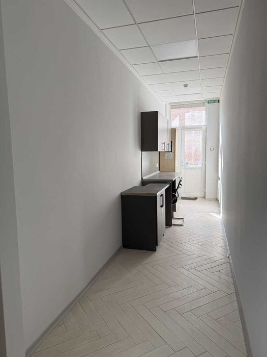 Центр. Шота руставелі. 142 м². Офіс з ремонтом