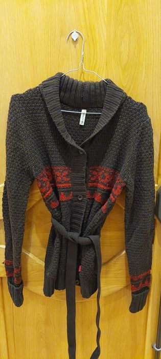 Casacos de malha TIFFOSI e ZARA