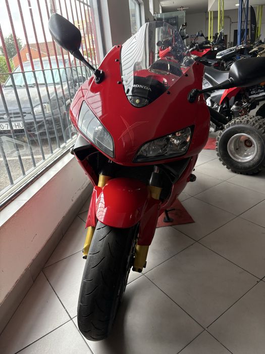 Honda cbr600rr como nova