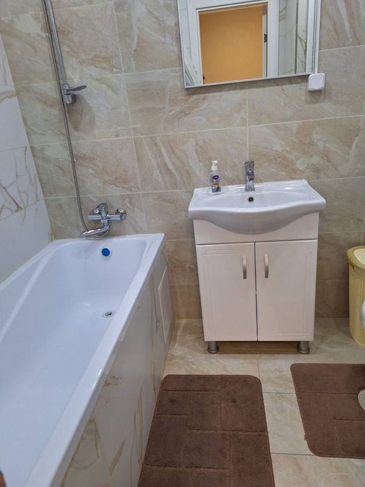Продам 2 кім в центрі