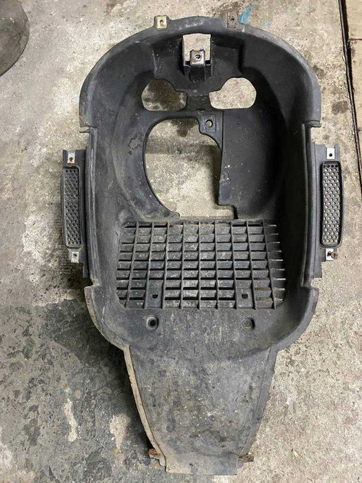 заглушка колеса aprilia sr50 sr2 ножка пассажира боковая gilera runner