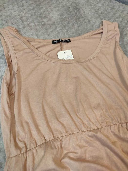 Довгий жіночий сарафан