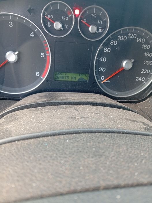 Ford focus 1600 com poucas mascada de uso