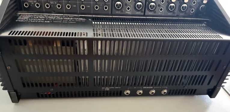 Mesa Amplificada - Yamaha EMX 2150 (8 canais XLR)