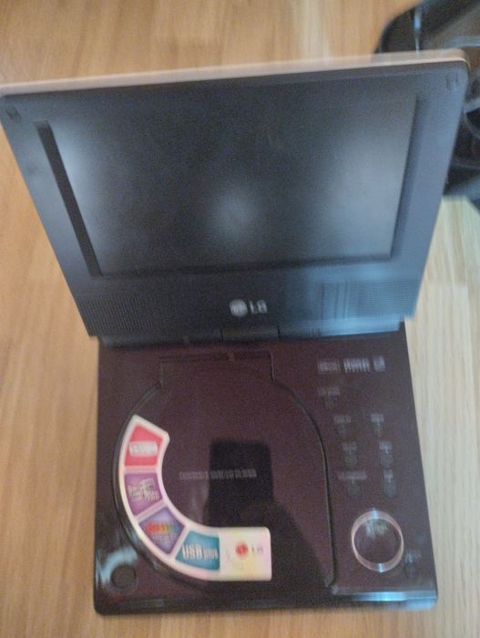 Портативне дівіді LG