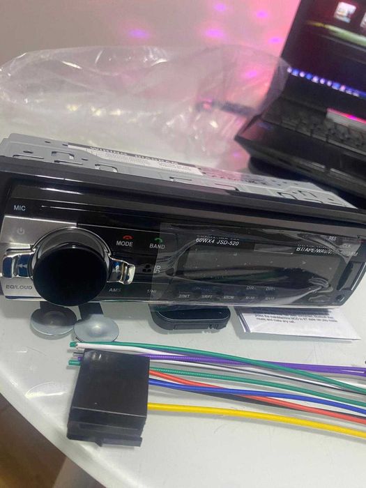 Autorádio Bluetooth novo em caixa
