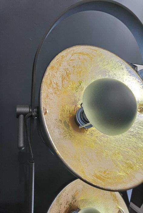 Candeeiro Moderno Preto e Dourado