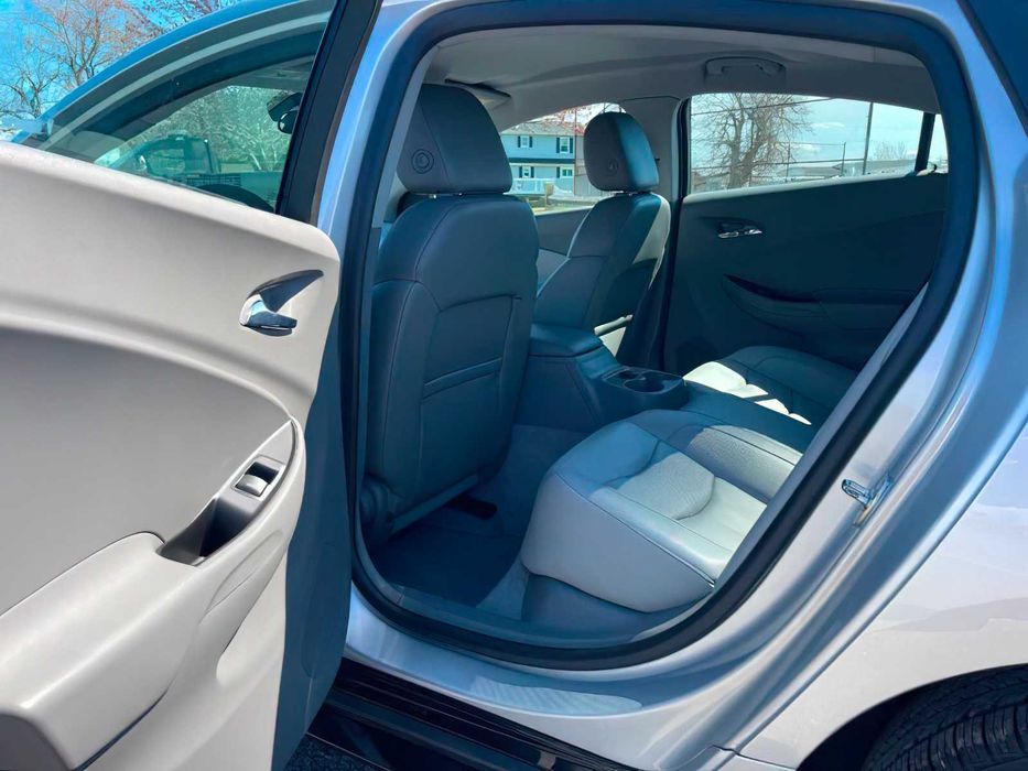 Chevrolet Volt LT      2016