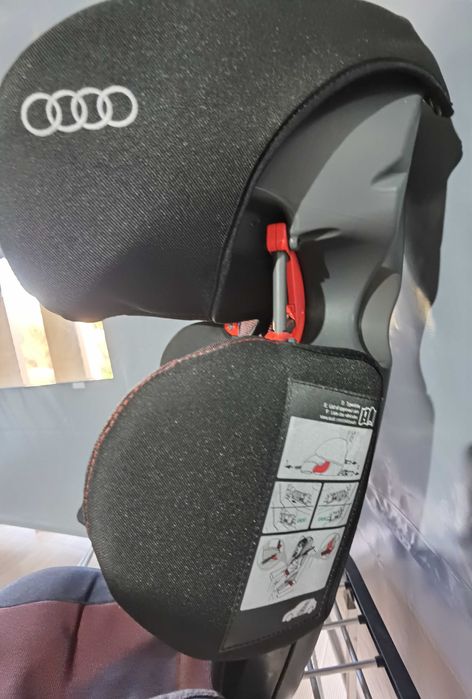 Cadeirinha isofix REcard Audi