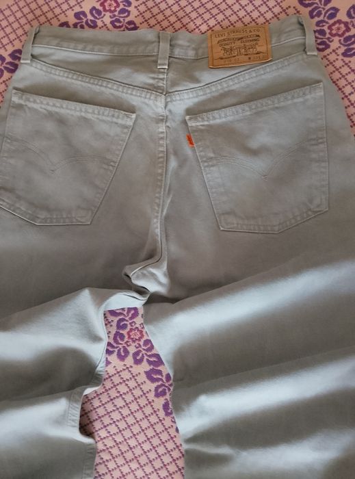 Джинси чоловічі Levi's світло-сірого кольору W33 L32  дивіться заміри