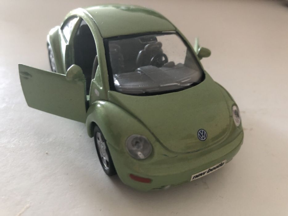 Coleção de 62 carros, à escala de 1/35