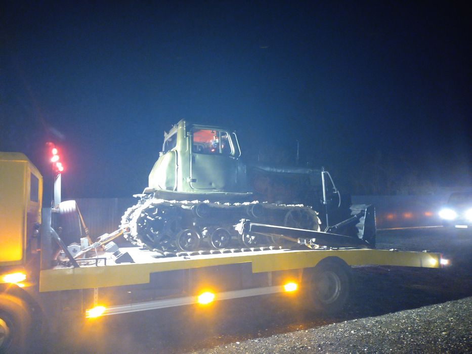 Pomoc drogowa- transport maszyn, holowanie, laweta