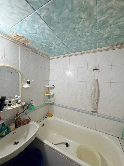 Сади 1к квартира в чудовому стані!