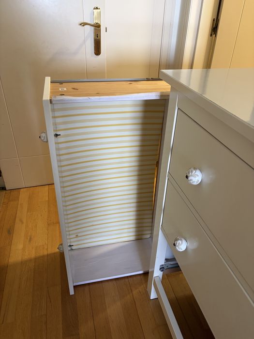 Comoda Ikea com puxadores Zara Home