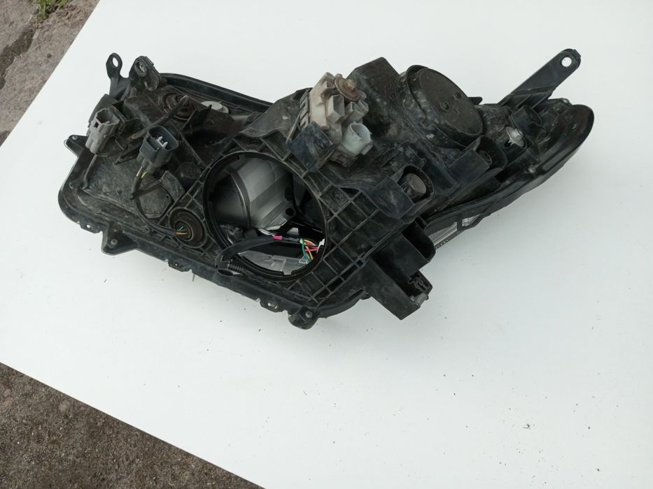 Оригінал фара права, рав4