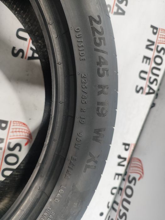 2 pneus semi novos 225-45R19 Continental - Oferta dos Portes