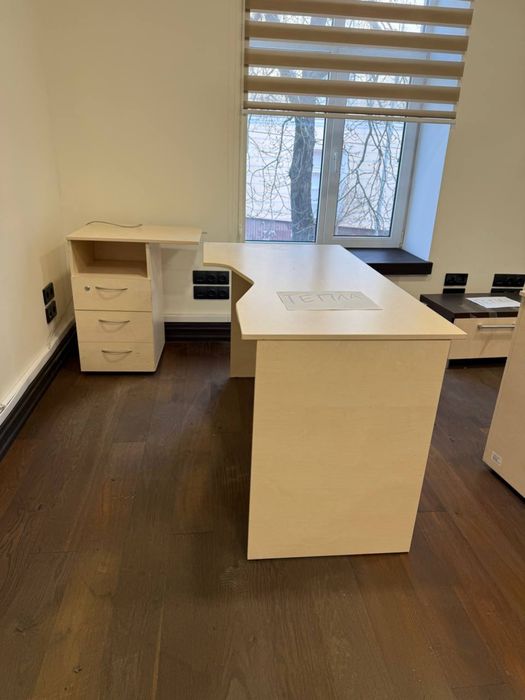 Столи письмові, loft, кутові з тумбами, конференц