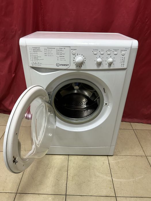 Стиральная машина Indesit IWSC 61051