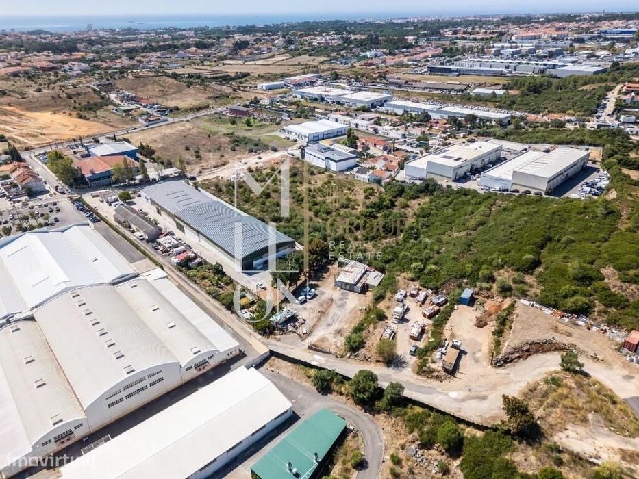 Armazém e Terreno de 13782m2 com potencial de expansão em Alcabideche