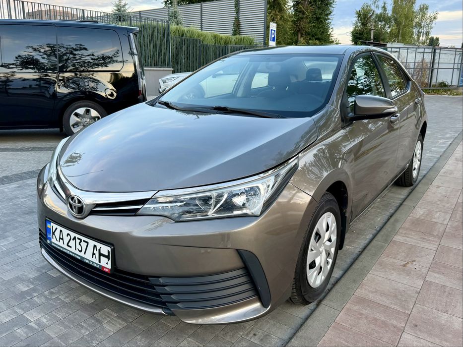 Toyota Corolla 2017, 1.6 AT