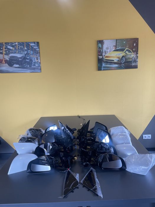 Дзеркало зовнішне Tesla Model Y