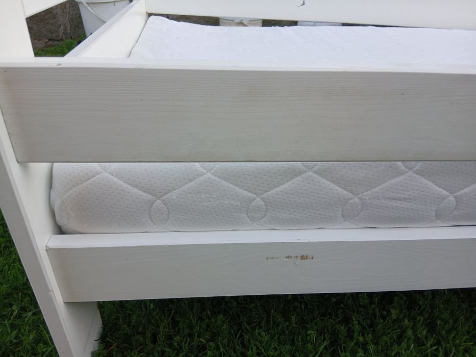 Łóżko dziecięce białe 180×80 cm + materac + barierka + szuflada