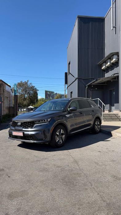 Продам Kia Sorento 2021 року з надійним та економічним гібридним двигуном 1.6.