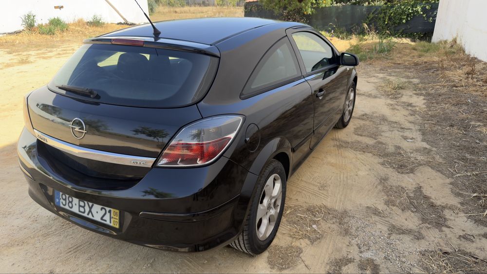 Se vende  Opel Astra GTC