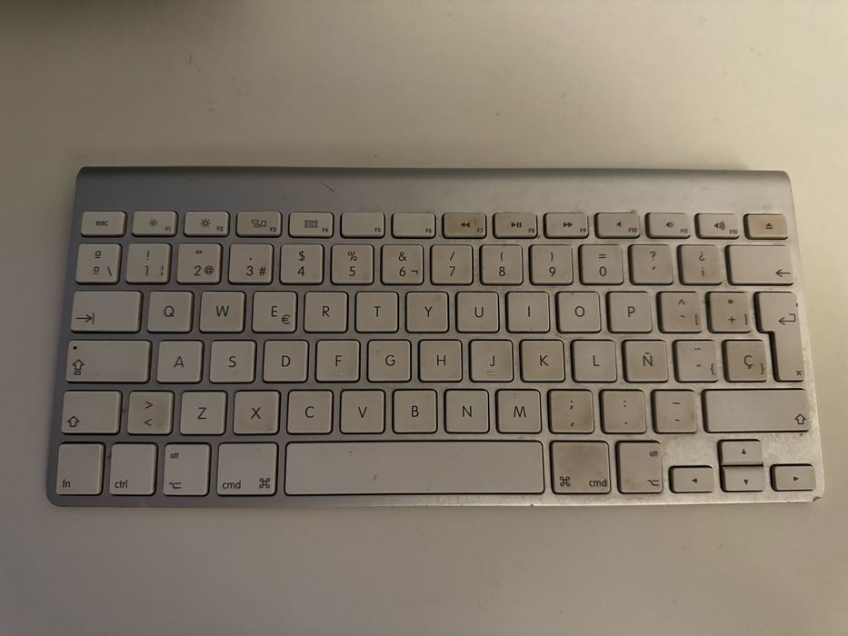 iMac 21.5" Mid 2011 with Original Keyboard (without Apple Mouse)64730304699907122