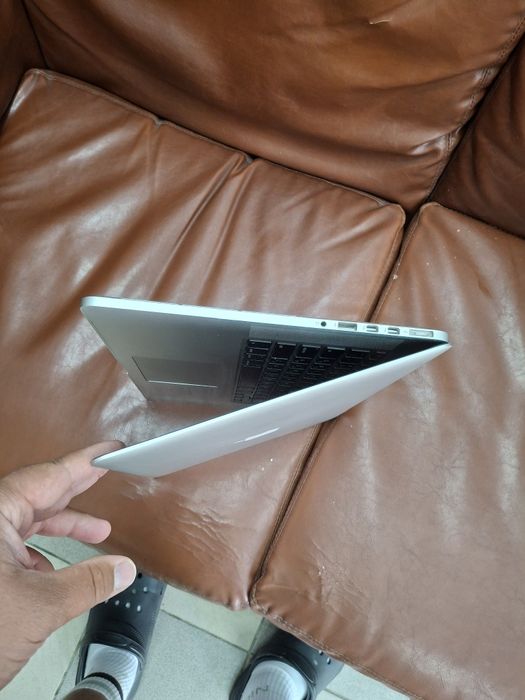 MacBook Pro A1398 (Retina).