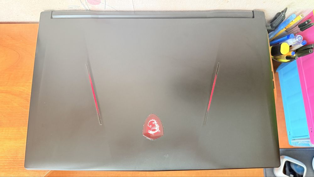 Laptop gamingowy MSI GL73 8RC
