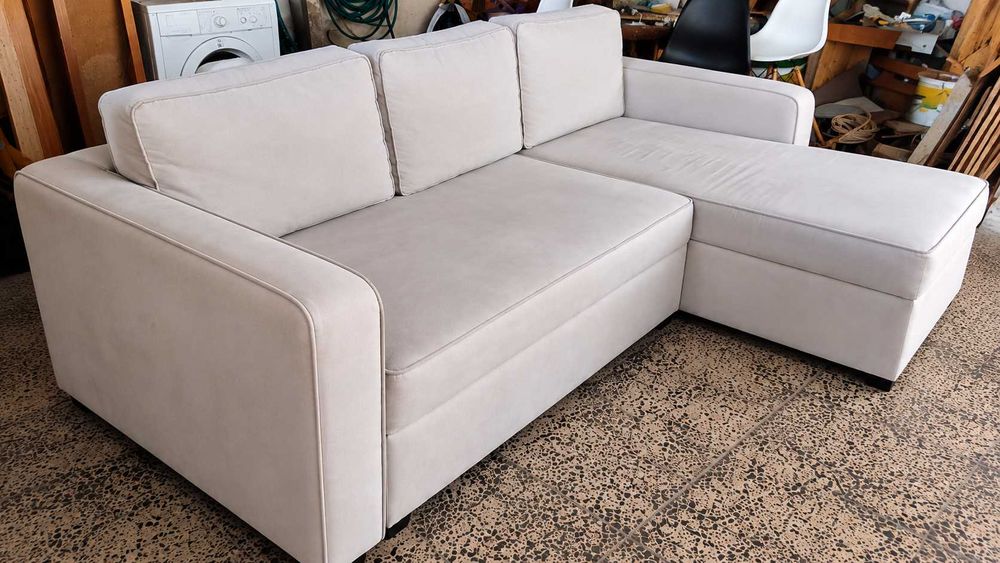 Sofá com Chaise Longue e Arrumação Bom Estado
