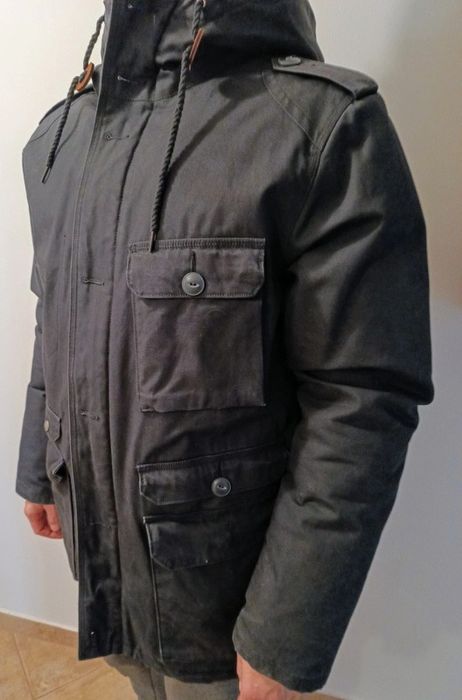 Zimowa męska kurtka Levi's. Rozmiar L.